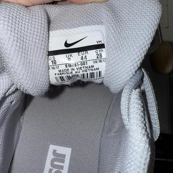 Nike Air Max Nostalgic Wolf Grey Men’s Sneaker Shoes Size 10.5 Running Casual - Picture 7 of 7